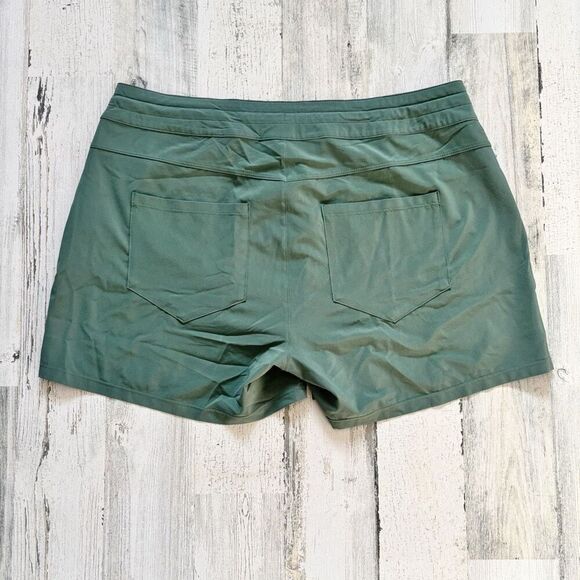 Smartwool - Women's Merino Sport Hike Short in Sage Size L - Picture 2 of 3